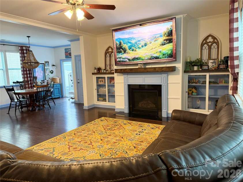16523 Landen Forest Lane, Davidson, NC 28036.  MLS# CAR4407830, YatesRealty ID 42556. 