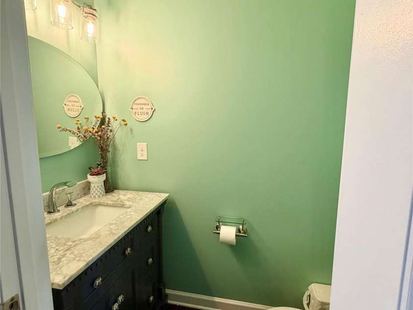 16523 Landen Forest Lane, Davidson, NC 28036.  MLS# CAR4407830, YatesRealty ID 42556. 