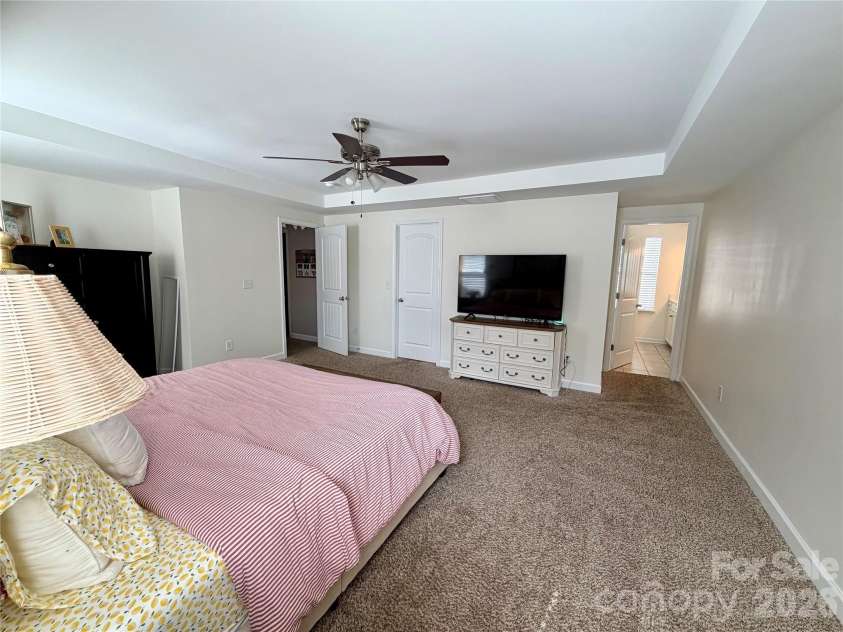16523 Landen Forest Lane, Davidson, NC 28036.  MLS# CAR4407830, YatesRealty ID 42556. 