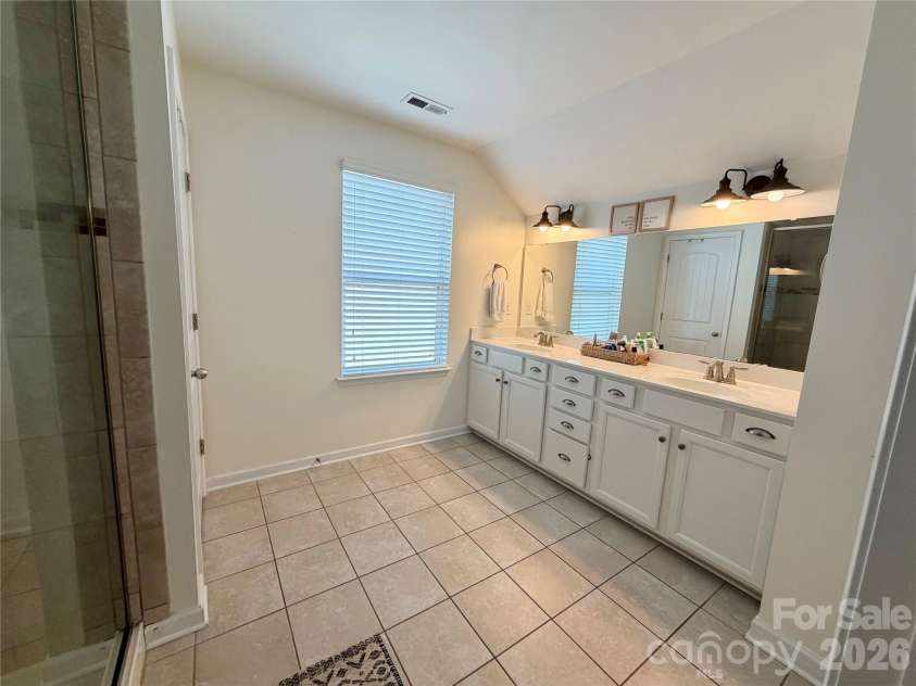 16523 Landen Forest Lane, Davidson, NC 28036.  MLS# CAR4407830, YatesRealty ID 42556. 