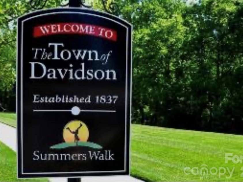 16523 Landen Forest Lane, Davidson, NC 28036.  MLS# CAR4407830, YatesRealty ID 42556. 