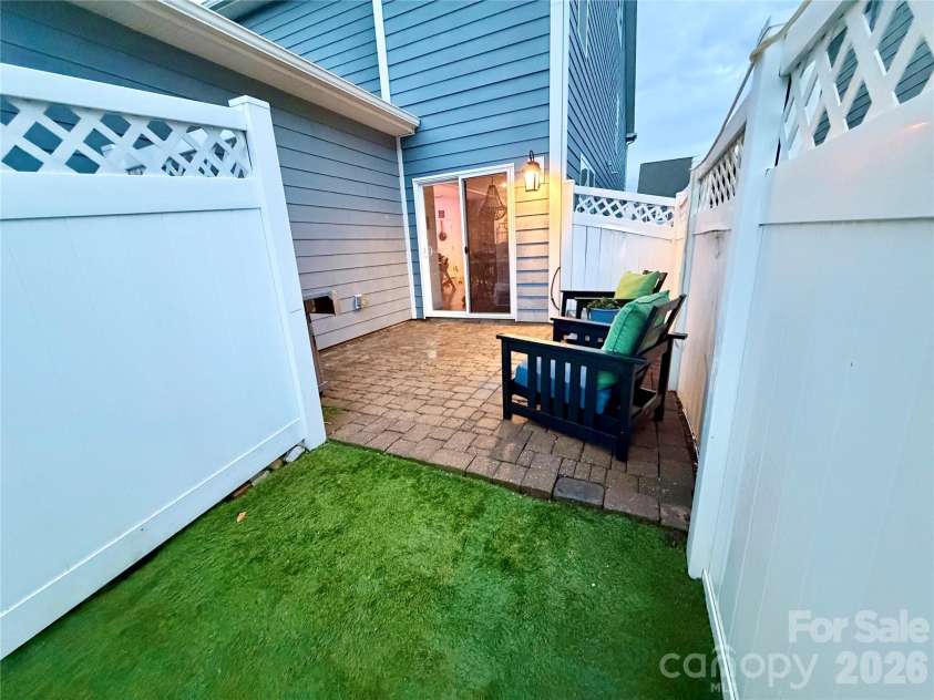 16523 Landen Forest Lane, Davidson, NC 28036.  MLS# CAR4407830, YatesRealty ID 42556. 