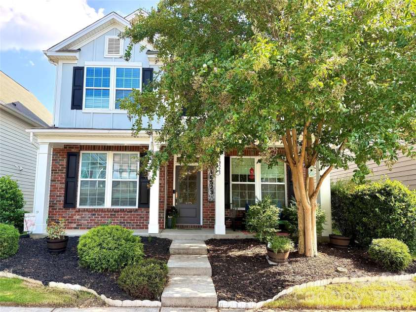 16523 Landen Forest Lane, Davidson, NC 28036.  MLS# CAR4421792, YatesRealty ID 42556. 