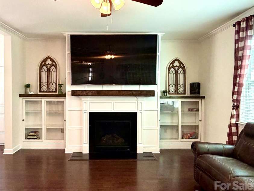 16523 Landen Forest Lane, Davidson, NC 28036.  MLS# CAR4421792, YatesRealty ID 42556. 