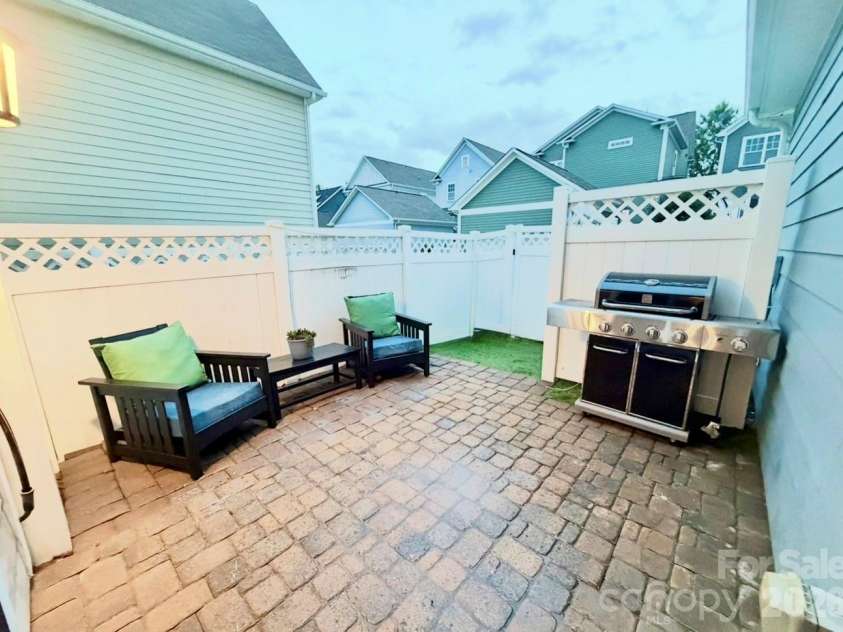 16523 Landen Forest Lane, Davidson, NC 28036.  MLS# CAR4421792, YatesRealty ID 42556. 