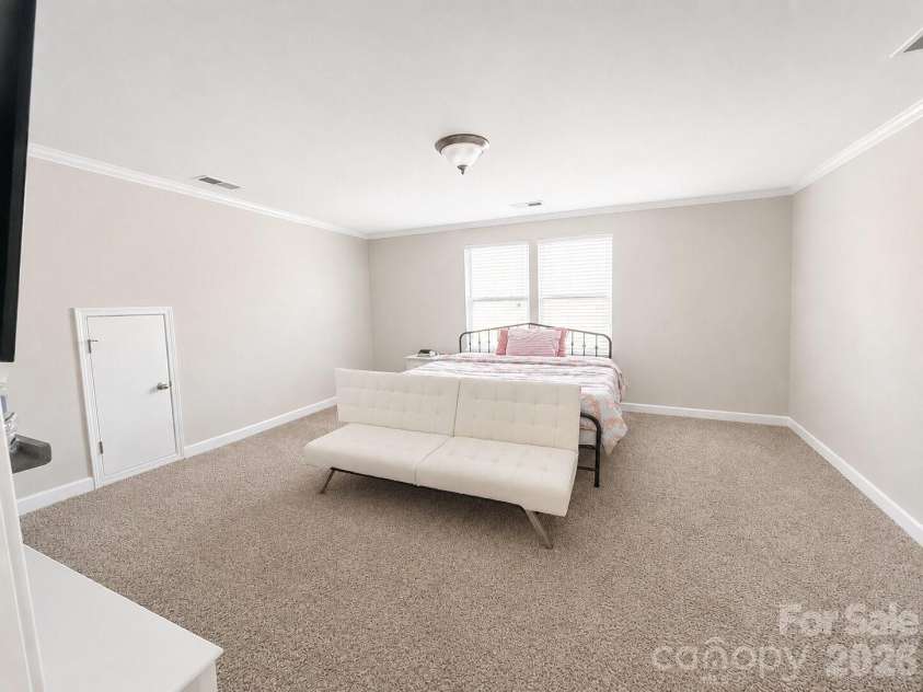 16523 Landen Forest Lane, Davidson, NC 28036.  MLS# CAR4421792, YatesRealty ID 42556. 