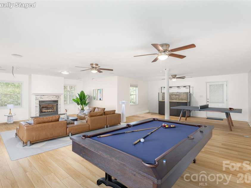602 Hidden Springs Drive, Asheville, NC 28804.  MLS# CAR4401344, YatesRealty ID 42558. Spacious for All with Beverage Center - virtually staged