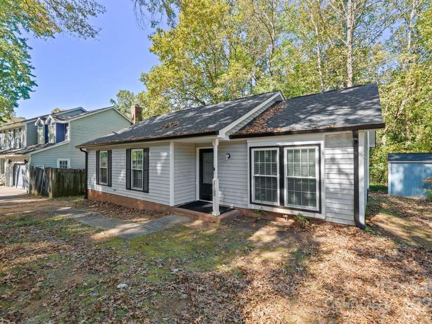 6836 Shiloh Ridge Lane, Charlotte, NC 28212.  MLS# CAR4314137, YatesRealty ID 42558. 