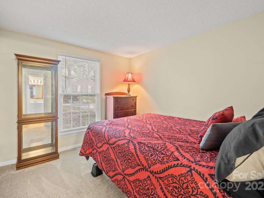 6836 Shiloh Ridge Lane, Charlotte, NC 28212.  MLS# CAR4314137, YatesRealty ID 42558. 