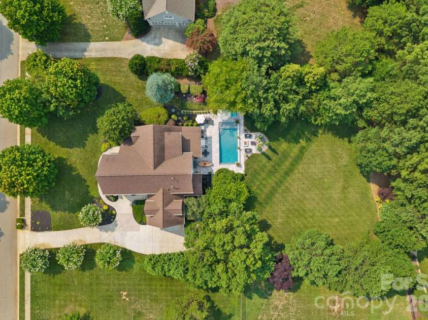 137 Torrence Chapel Road, Mooresville, NC 28117.  MLS# CAR4404777, YatesRealty ID 42559. 