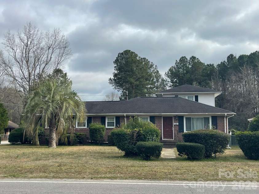 1529 Market Street, Cheraw, SC 29520.  MLS# CAR4358172, YatesRealty ID 4256. 