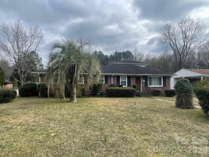 1529 Market Street, Cheraw, SC 29520.  MLS# CAR4358172, YatesRealty ID 4256. 