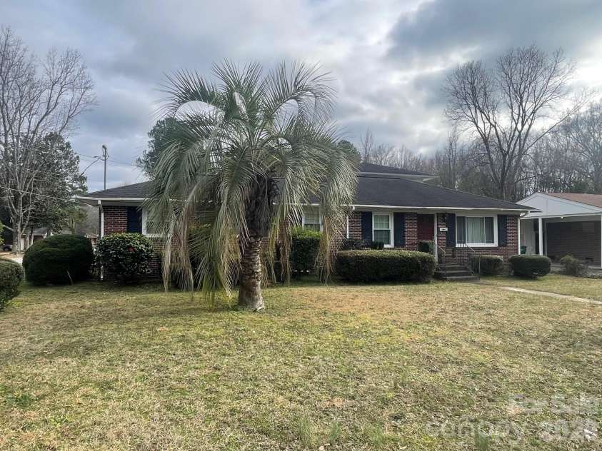 1529 Market Street, Cheraw, SC 29520.  MLS# CAR4358172, YatesRealty ID 4256. 