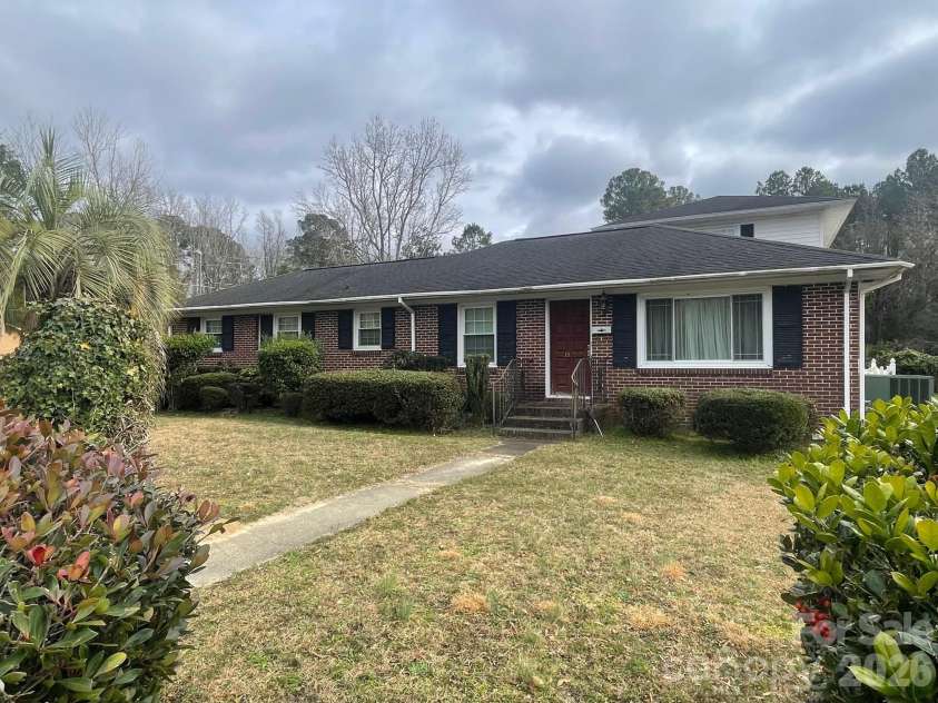 1529 Market Street, Cheraw, SC 29520.  MLS# CAR4358172, YatesRealty ID 4256. 