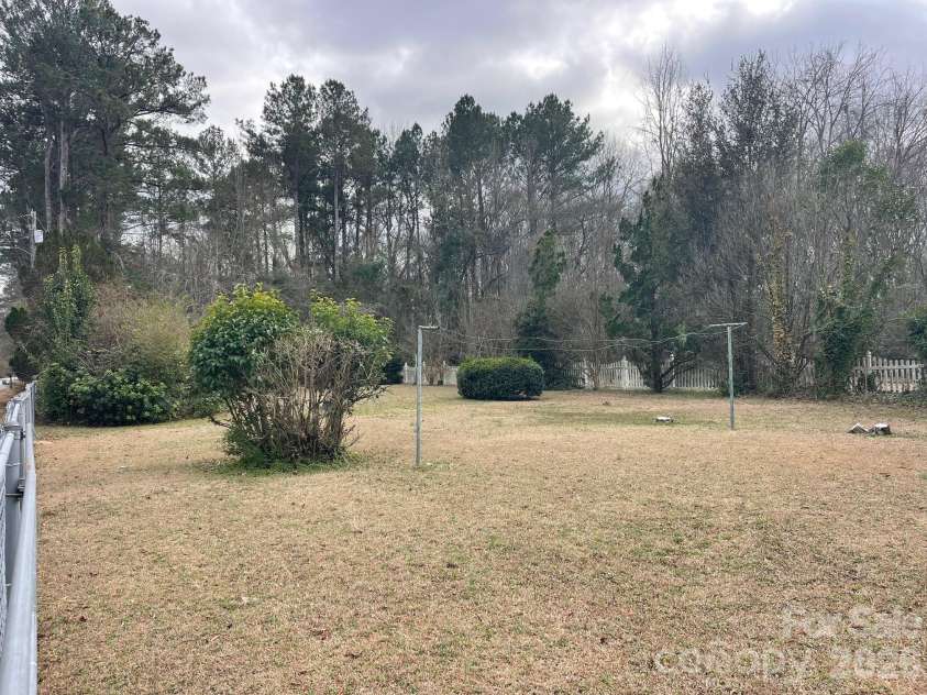 1529 Market Street, Cheraw, SC 29520.  MLS# CAR4358172, YatesRealty ID 4256. 