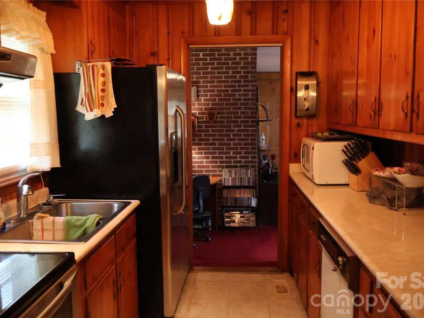 1529 Market Street, Cheraw, SC 29520.  MLS# CAR4358172, YatesRealty ID 4256. 