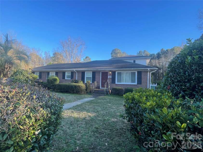 1529 Market Street, Cheraw, SC 29520.  MLS# CAR4358172, YatesRealty ID 4256. 