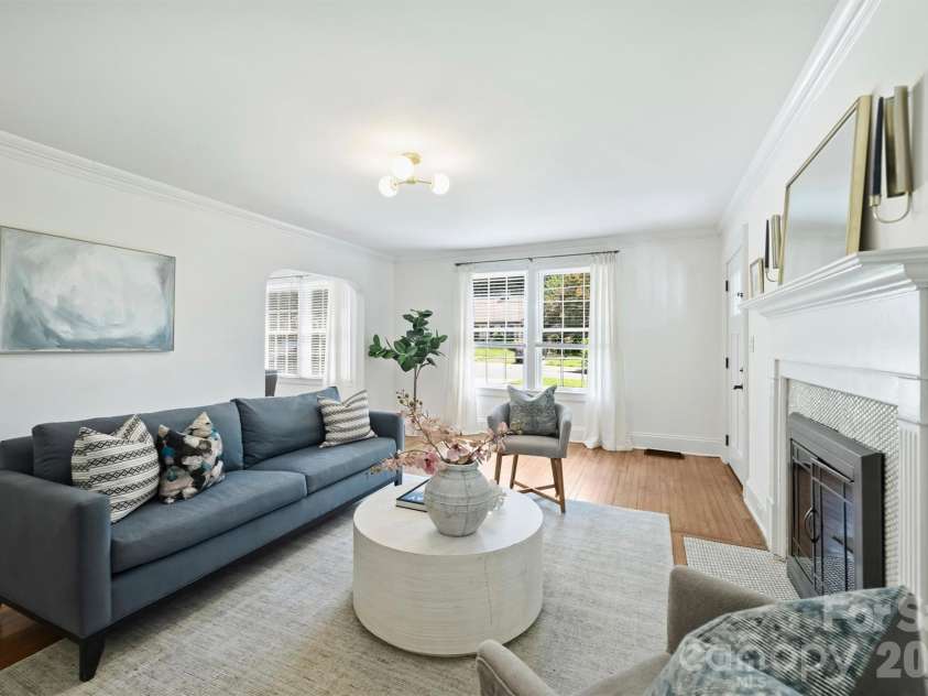1621 Morningside Drive, Charlotte, NC 28205.  MLS# CAR4411145, YatesRealty ID 42561. 