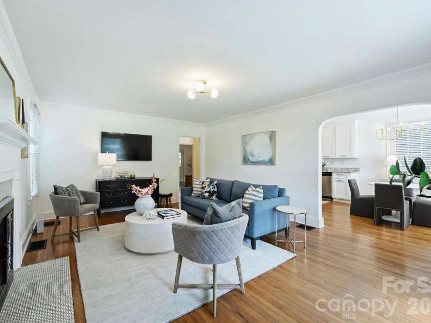 1621 Morningside Drive, Charlotte, NC 28205.  MLS# CAR4411145, YatesRealty ID 42561. 