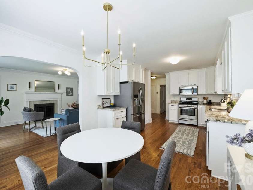 1621 Morningside Drive, Charlotte, NC 28205.  MLS# CAR4411145, YatesRealty ID 42561. 
