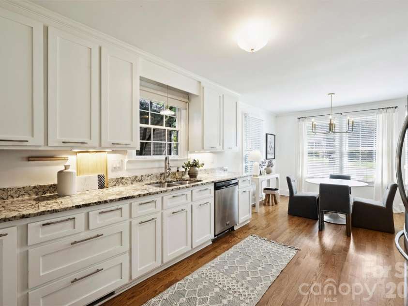 1621 Morningside Drive, Charlotte, NC 28205.  MLS# CAR4411145, YatesRealty ID 42561. 
