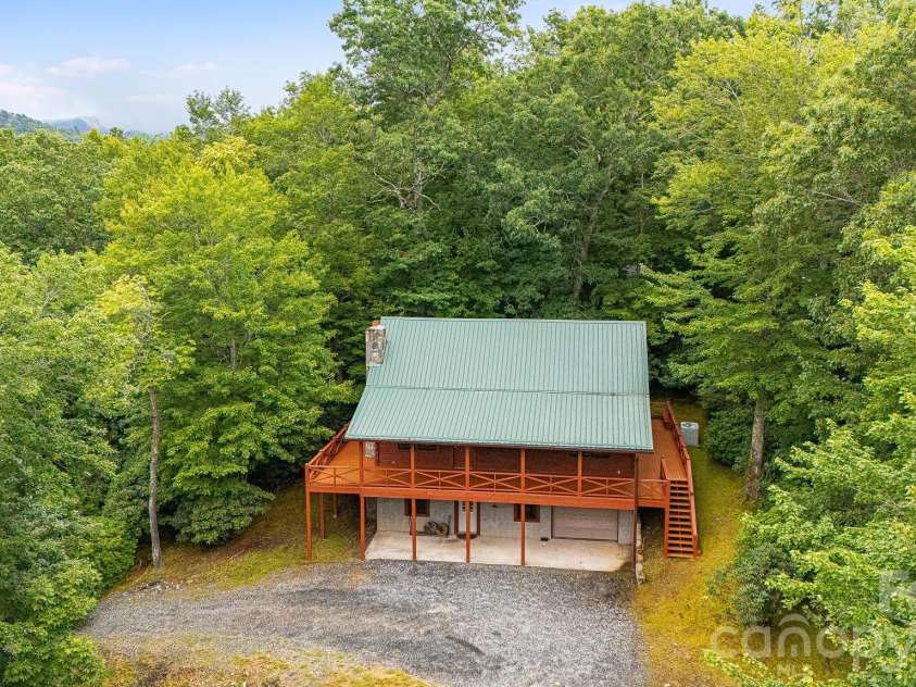 256 Fairway Loop, Burnsville, NC 28714.  MLS# CAR4410607, YatesRealty ID 42562. 