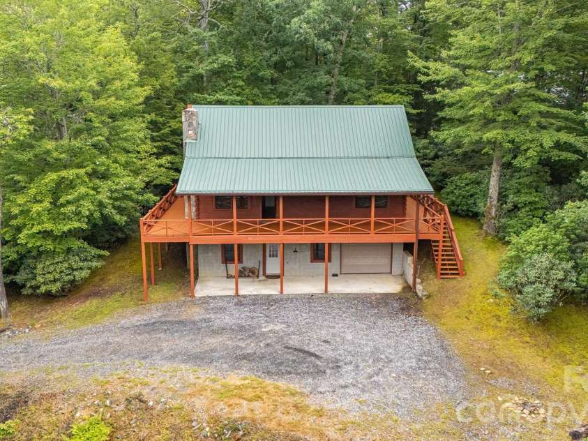 256 Fairway Loop, Burnsville, NC 28714.  MLS# CAR4410607, YatesRealty ID 42562. 