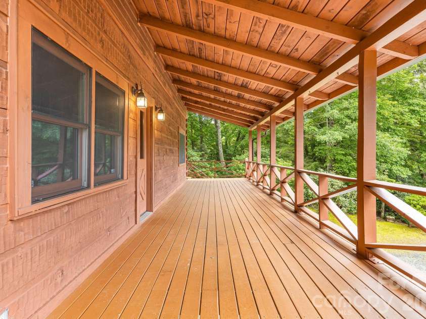 256 Fairway Loop, Burnsville, NC 28714.  MLS# CAR4410607, YatesRealty ID 42562. 