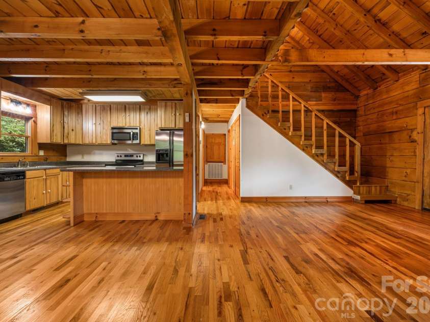 256 Fairway Loop, Burnsville, NC 28714.  MLS# CAR4410607, YatesRealty ID 42562. 