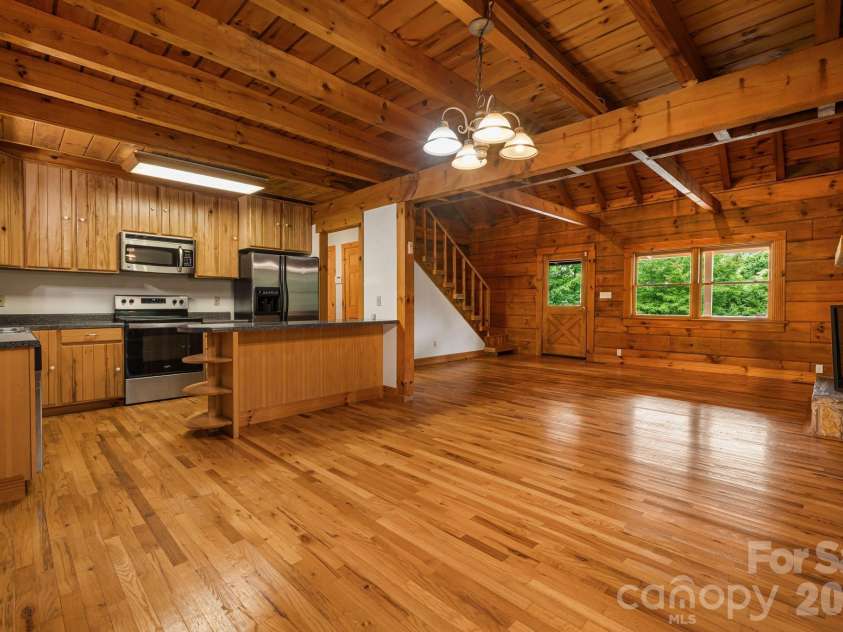 256 Fairway Loop, Burnsville, NC 28714.  MLS# CAR4410607, YatesRealty ID 42562. 
