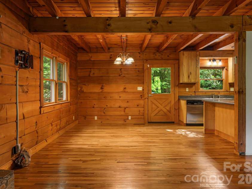 256 Fairway Loop, Burnsville, NC 28714.  MLS# CAR4410607, YatesRealty ID 42562. 