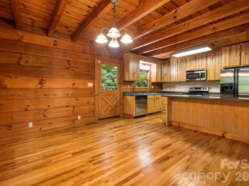 256 Fairway Loop, Burnsville, NC 28714.  MLS# CAR4410607, YatesRealty ID 42562. 