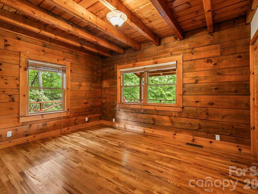 256 Fairway Loop, Burnsville, NC 28714.  MLS# CAR4410607, YatesRealty ID 42562. 