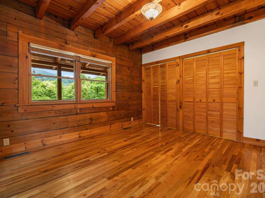 256 Fairway Loop, Burnsville, NC 28714.  MLS# CAR4410607, YatesRealty ID 42562. 