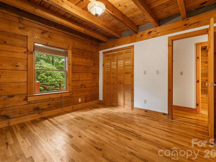 256 Fairway Loop, Burnsville, NC 28714.  MLS# CAR4410607, YatesRealty ID 42562. 