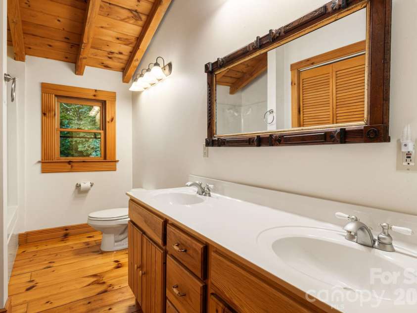 256 Fairway Loop, Burnsville, NC 28714.  MLS# CAR4410607, YatesRealty ID 42562. 