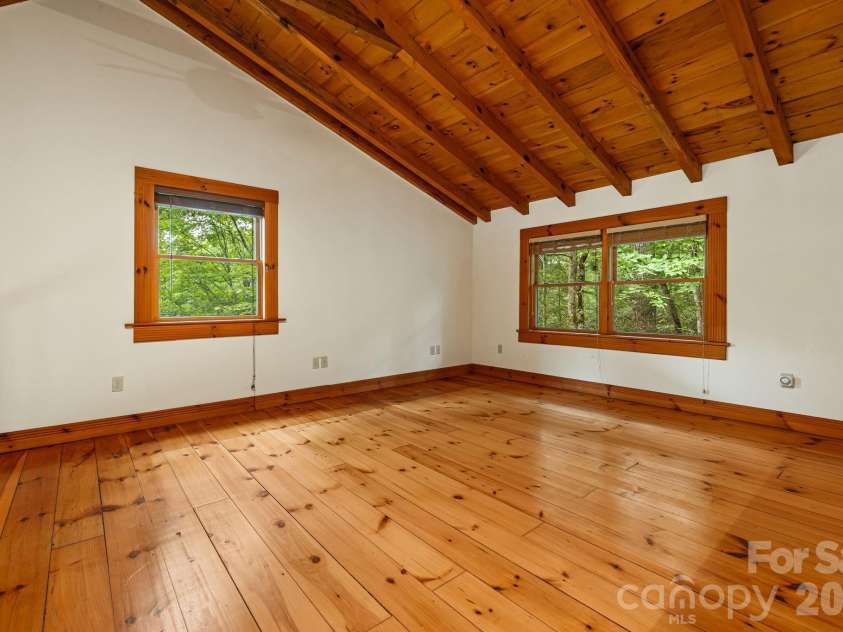 256 Fairway Loop, Burnsville, NC 28714.  MLS# CAR4410607, YatesRealty ID 42562. 