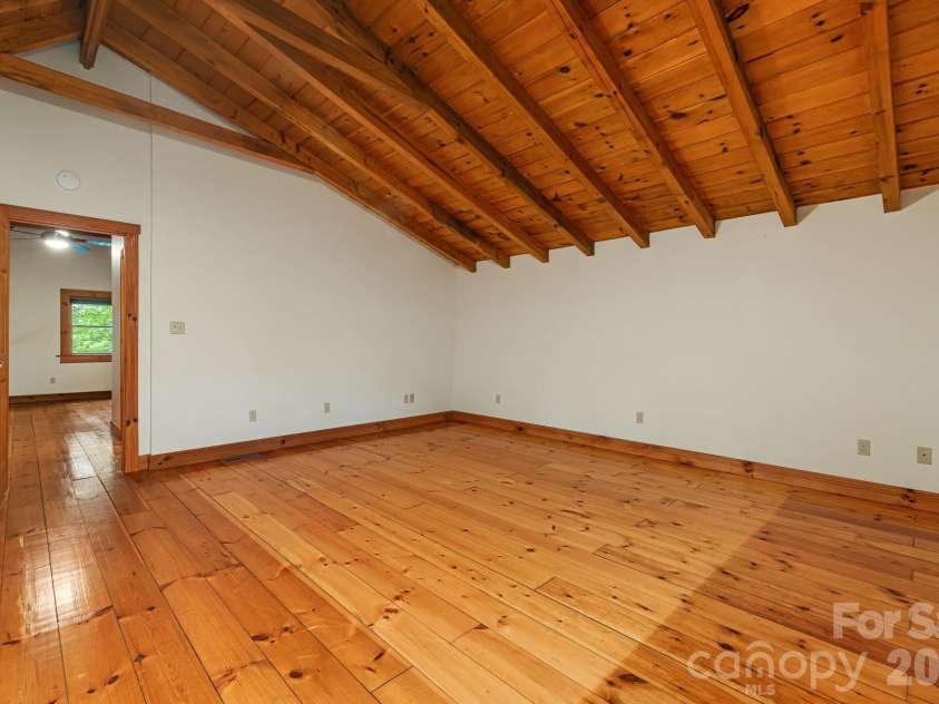 256 Fairway Loop, Burnsville, NC 28714.  MLS# CAR4410607, YatesRealty ID 42562. 