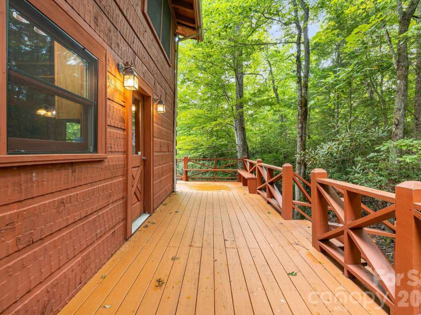 256 Fairway Loop, Burnsville, NC 28714.  MLS# CAR4410607, YatesRealty ID 42562. 
