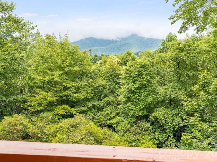 256 Fairway Loop, Burnsville, NC 28714.  MLS# CAR4410607, YatesRealty ID 42562. 
