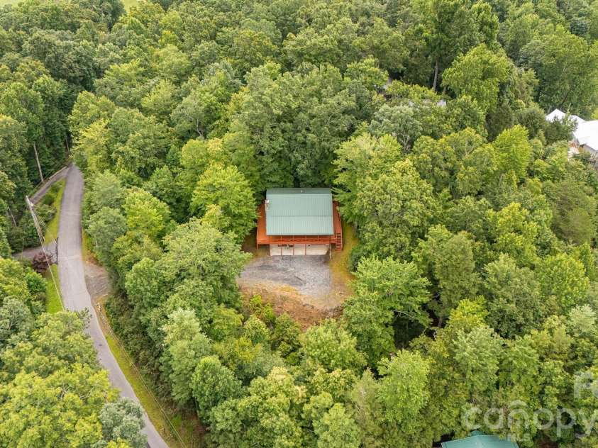 256 Fairway Loop, Burnsville, NC 28714.  MLS# CAR4410607, YatesRealty ID 42562. 