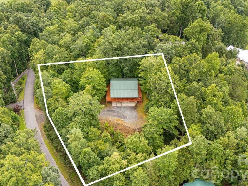256 Fairway Loop, Burnsville, NC 28714.  MLS# CAR4410607, YatesRealty ID 42562. 
