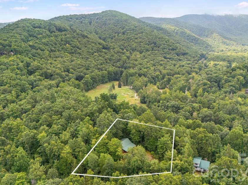 256 Fairway Loop, Burnsville, NC 28714.  MLS# CAR4410607, YatesRealty ID 42562. 