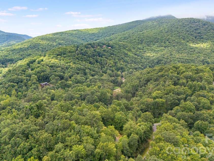 256 Fairway Loop, Burnsville, NC 28714.  MLS# CAR4410607, YatesRealty ID 42562. 