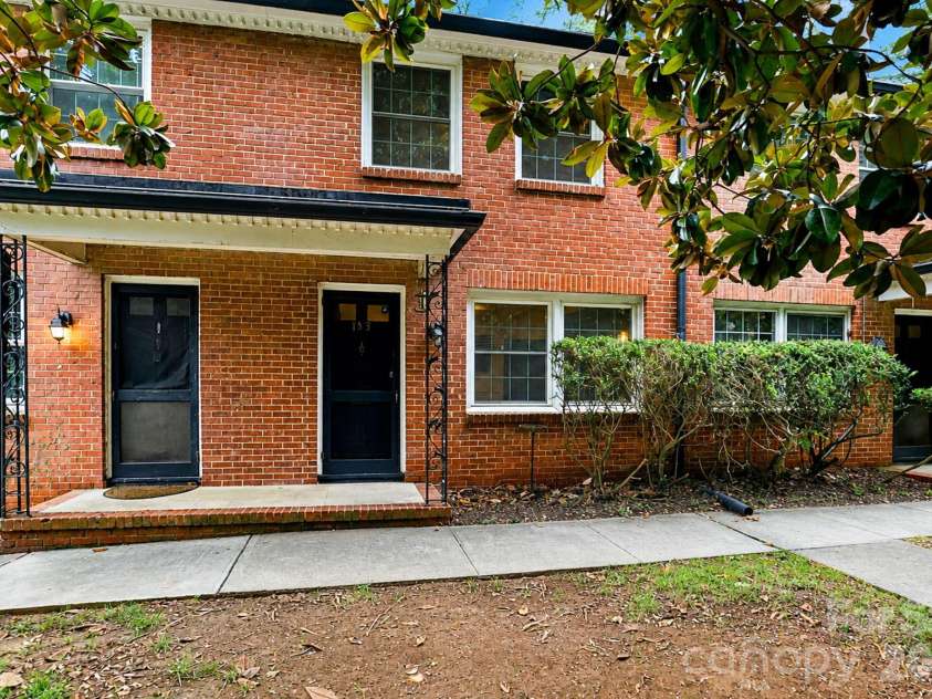 200 Laurel Avenue, Charlotte, NC 28207.  MLS# CAR4407711, YatesRealty ID 42564. 