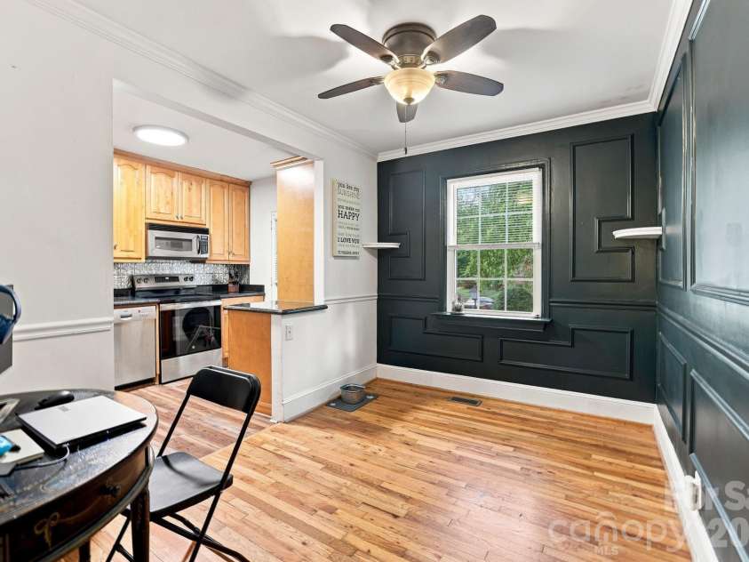 200 Laurel Avenue, Charlotte, NC 28207.  MLS# CAR4407711, YatesRealty ID 42564. 