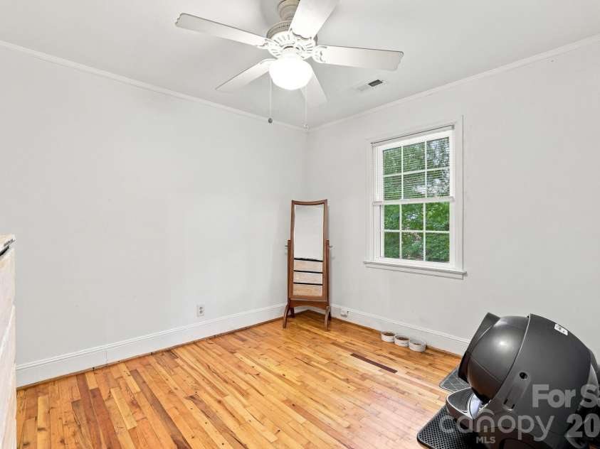 200 Laurel Avenue, Charlotte, NC 28207.  MLS# CAR4407711, YatesRealty ID 42564. 