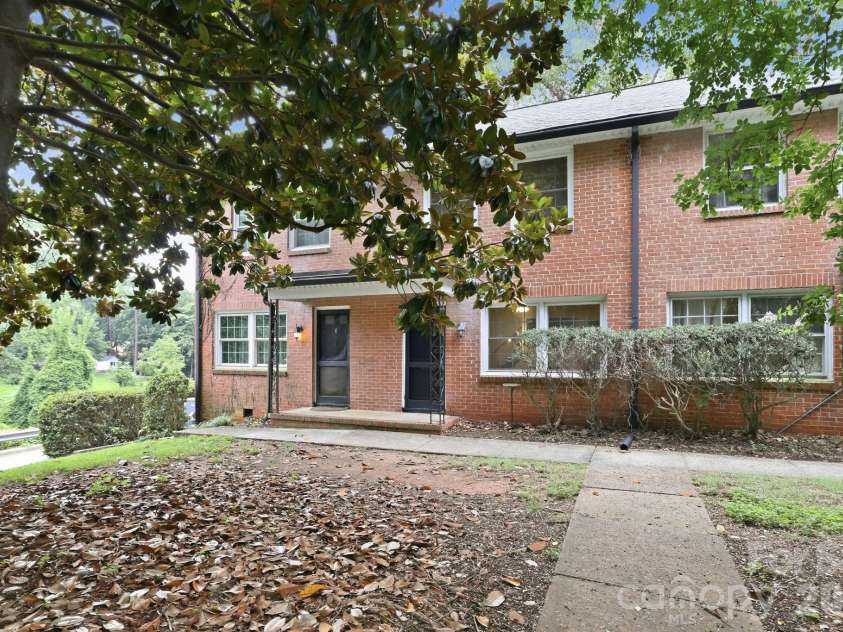 200 Laurel Avenue, Charlotte, NC 28207.  MLS# CAR4407711, YatesRealty ID 42564. 