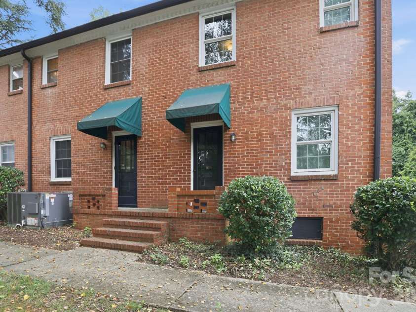 200 Laurel Avenue, Charlotte, NC 28207.  MLS# CAR4407711, YatesRealty ID 42564. 