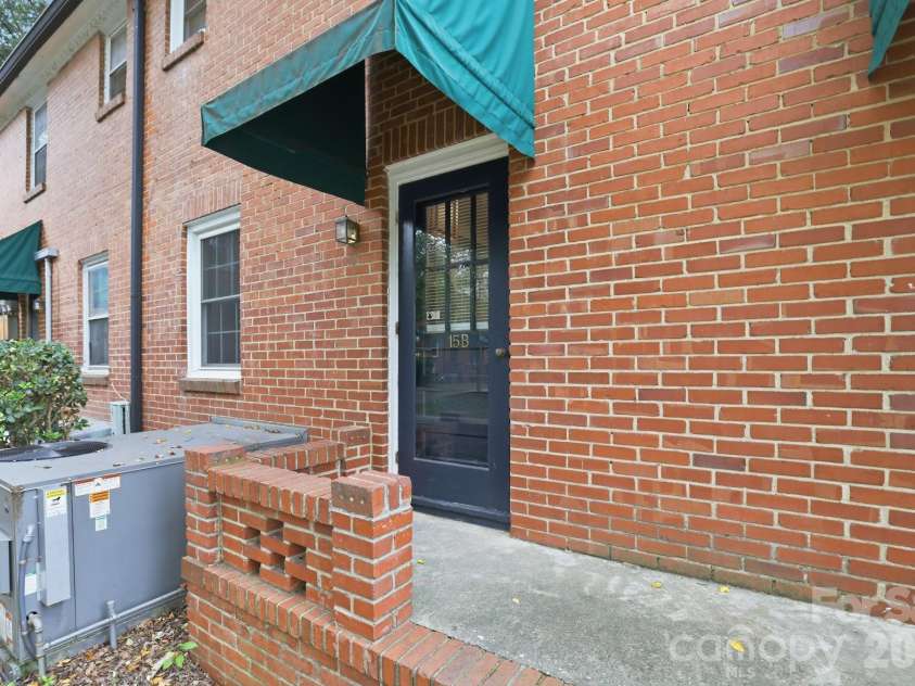200 Laurel Avenue, Charlotte, NC 28207.  MLS# CAR4407711, YatesRealty ID 42564. 